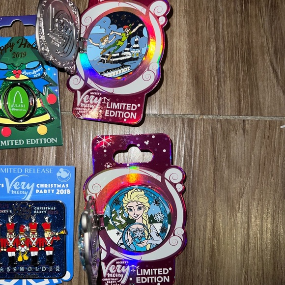 Disney Limited Edition Pin Set - Picture 5 of 14